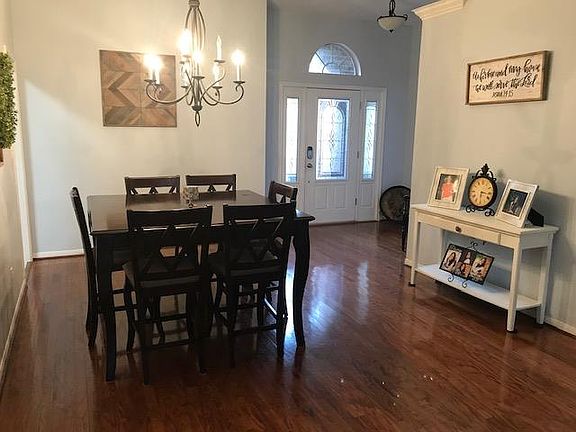 5th image of 2837 Estes Ln