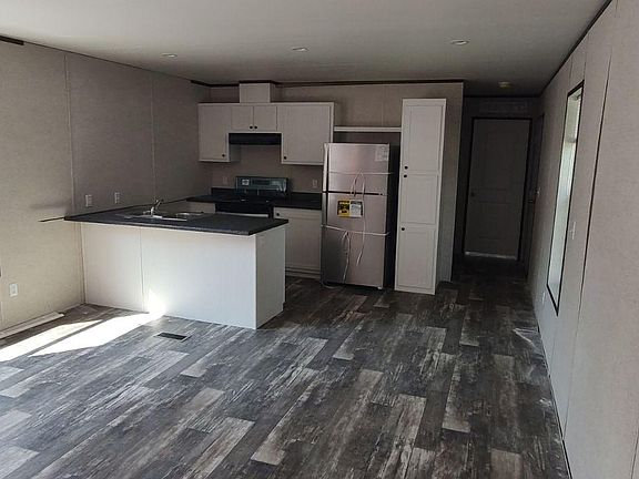 2nd image of 165 Rotterdam Ave