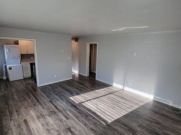 3rd image of 221 N Quince St #1