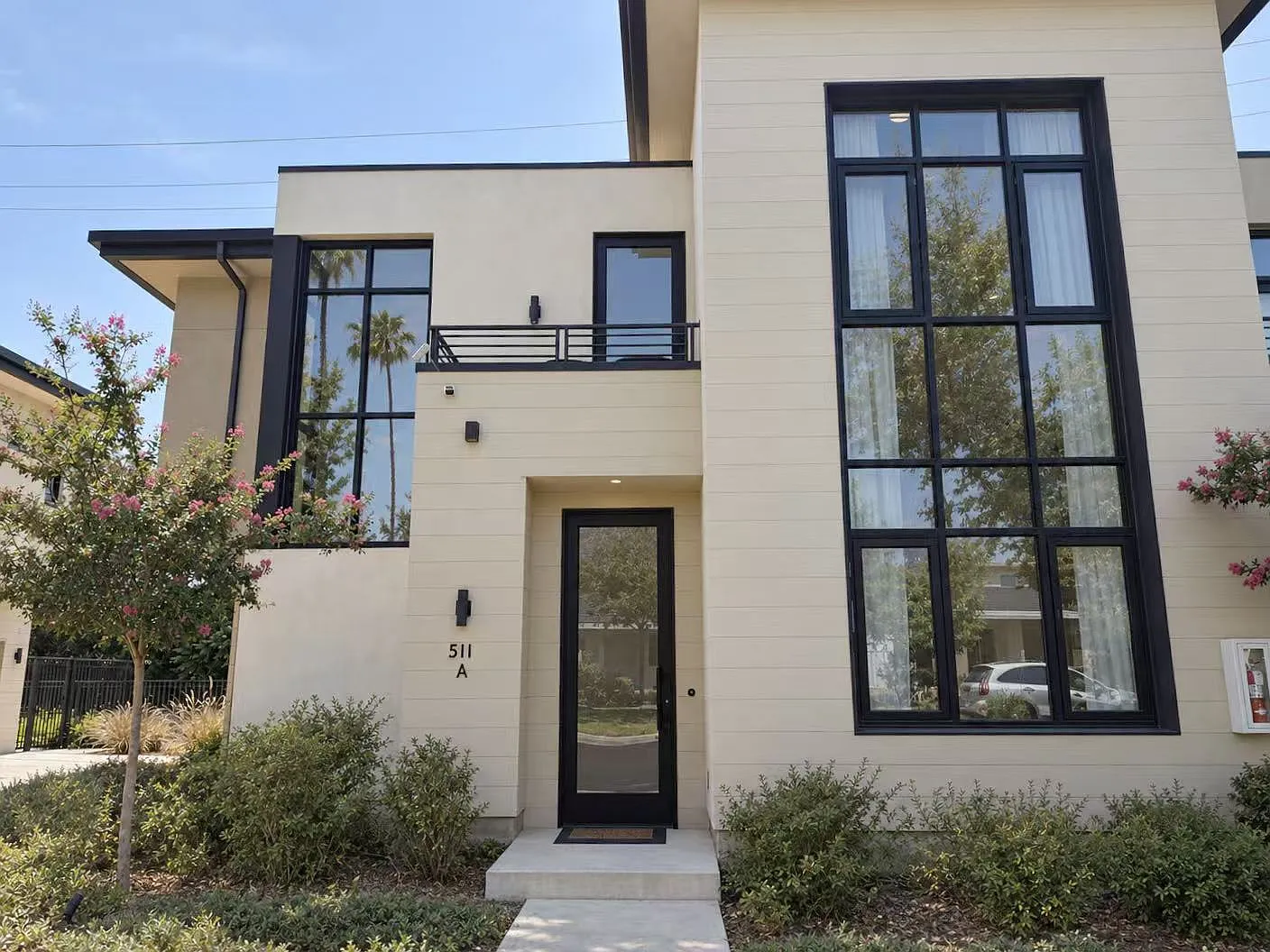 3 bed, 2.5 bath, 1600 sqft, $4,500 — Photo 1
