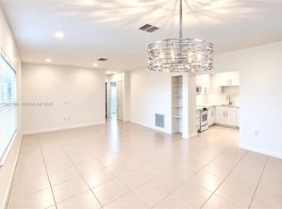 15391 S Dixie Hwy APT 60, Palmetto Bay, FL 33157