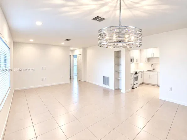 15391 S Dixie Hwy APT 60, Palmetto Bay, FL 33157