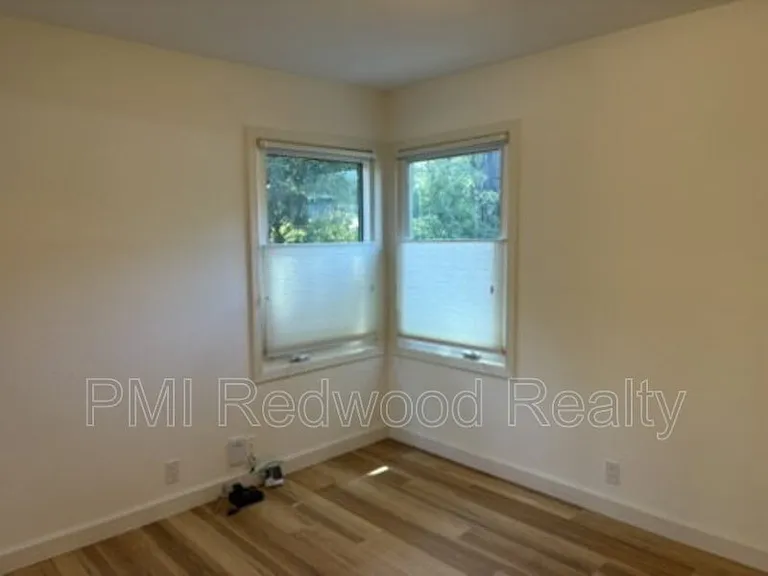 855 15th Ave — Photo 7