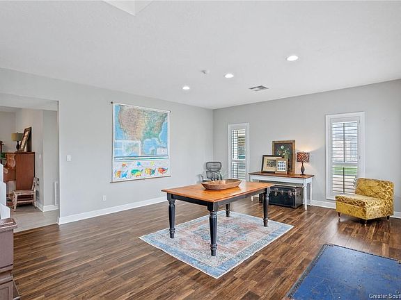 3rd image of 2017 Plantation Dr