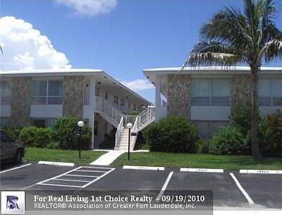 3rd image of 2753 NE 28th St APT 4E