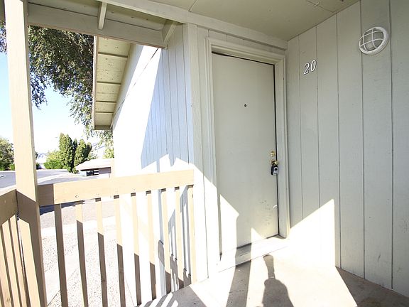 2nd image of 523 W Crest Dr #52320