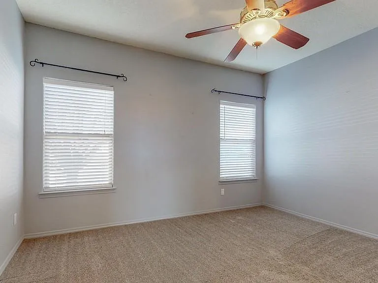 7312 Dancing Eagle Ave NE — Photo 11
