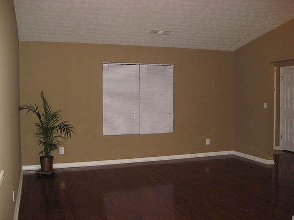 5th image of 6596 Rebecca Lou Ln