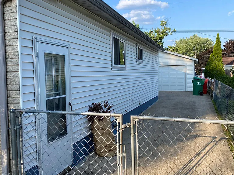 23024 Piper Ave — Photo 18