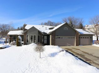 7050 Pimlico Ln, Chanhassen, MN 55317