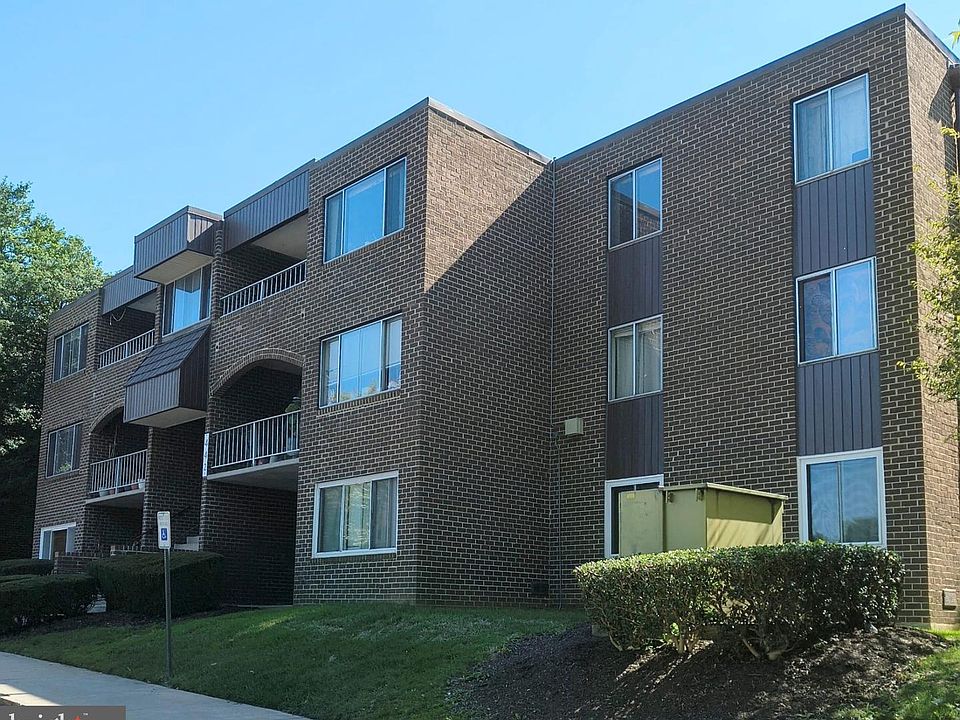 1st image of 442 Girard St APT 303