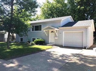 3921 E Claudette Dr, Sioux Falls, SD 57103