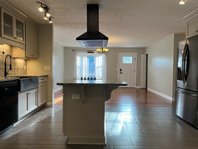 331 Madison Dr — Photo 18