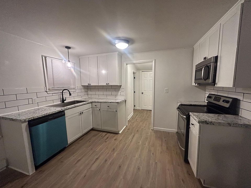 1st image of 44 1st St #1