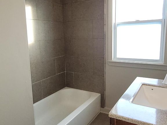 4th image of 256 S Sanford St