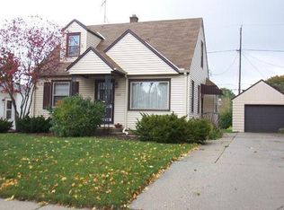 1222 S 93rd St, West Allis, WI 53214