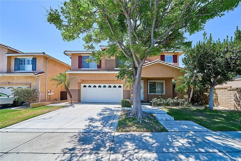 5 bed, 2830 sqft, $3,950 — Photo 1