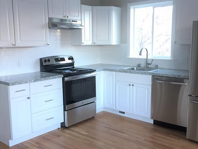 2221 Illinois St #B — Photo 2