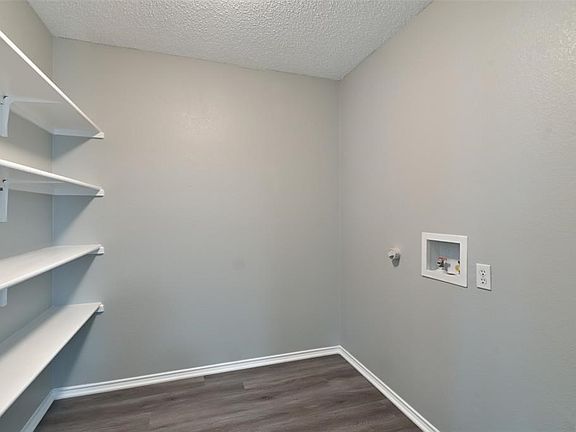 3rd image of 1805 Willowbrook Dr