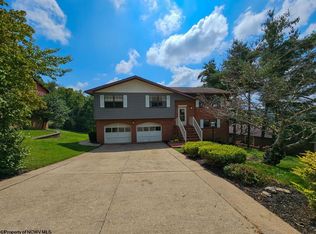 140 Valley Dr, Bridgeport, WV 26330