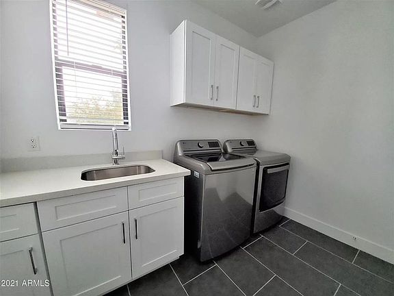 4th image of 3900 N 30th St #2