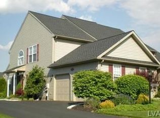 6098 Timberknoll Dr, Macungie, PA 18062