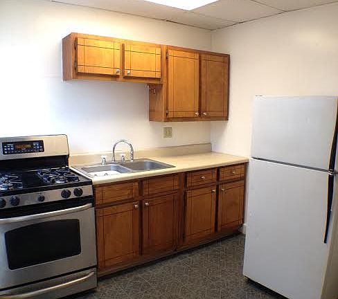 2nd image of 10203 Warwick Blvd #A
