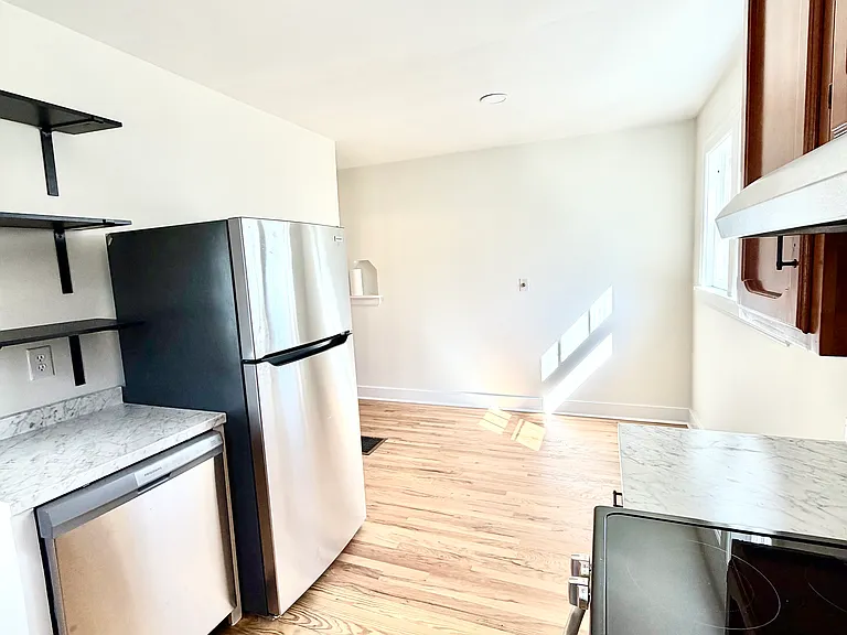 3901 Murphy Rd — Photo 5