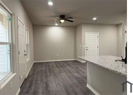 4th image of 7610 Windsor Oaks