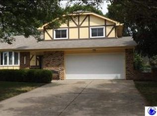 5286 Willit St, Omaha, NE 68152