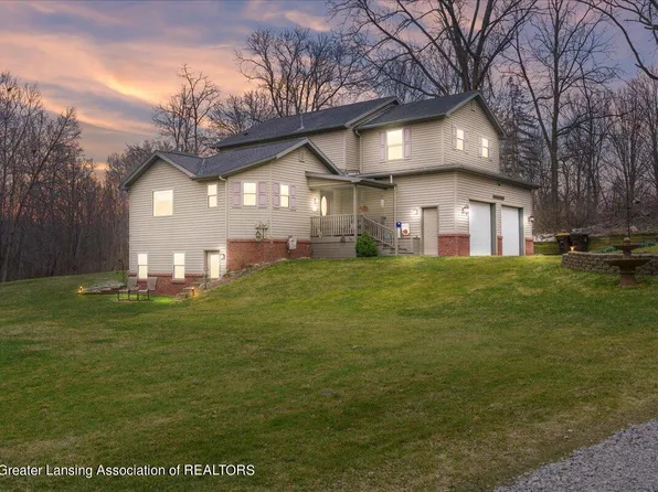 447 Charleston Rd, Lansing, MI 48917