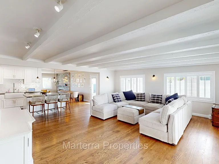 2342 Fordham Dr — Photo 24