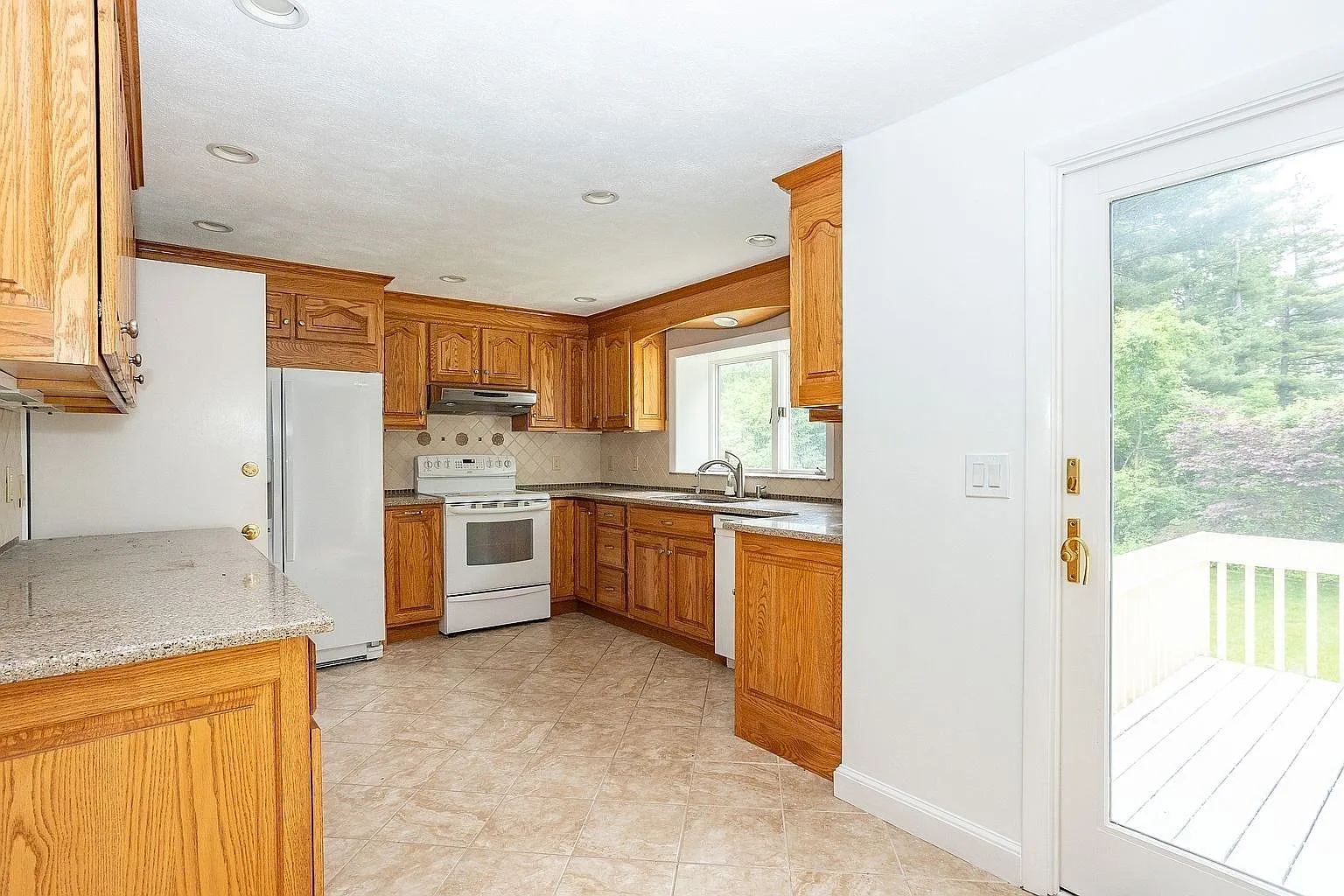 3 bed, 2.5 bath, 2080 sqft, $5,300 — Photo 4