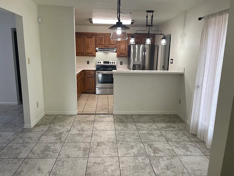 1618 Marquis Ln — Photo 7
