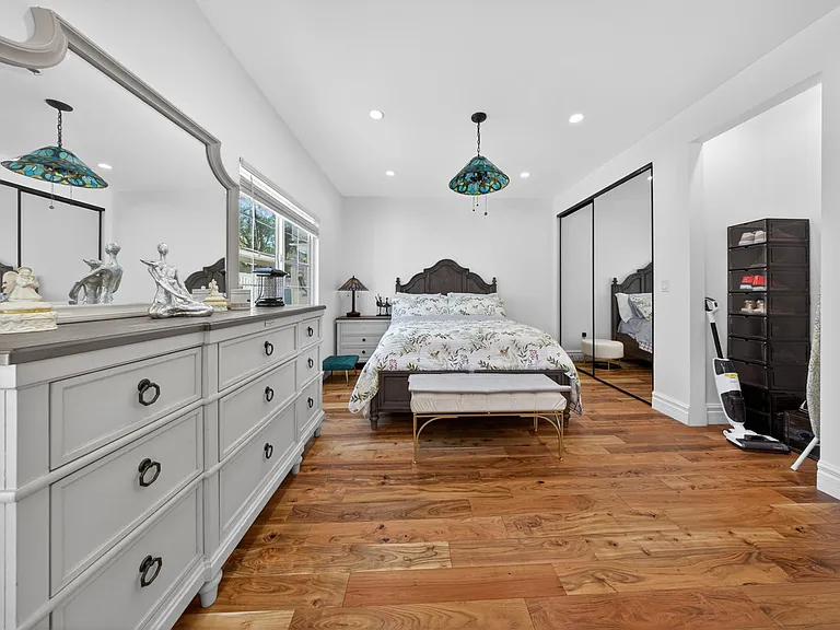327 Vine St — Photo 27