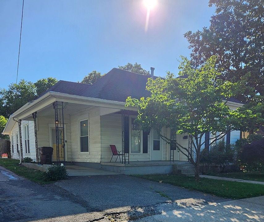1st image of 120 College St