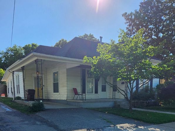 120 College St
