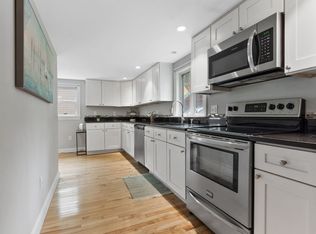 16 Hillside Ct, Amesbury, MA 01913