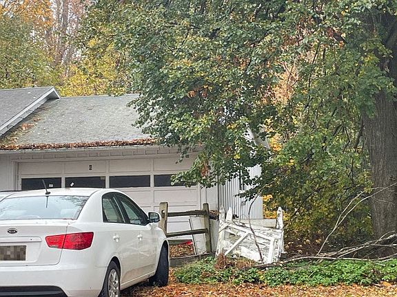 2nd image of 6 Belmont Dr