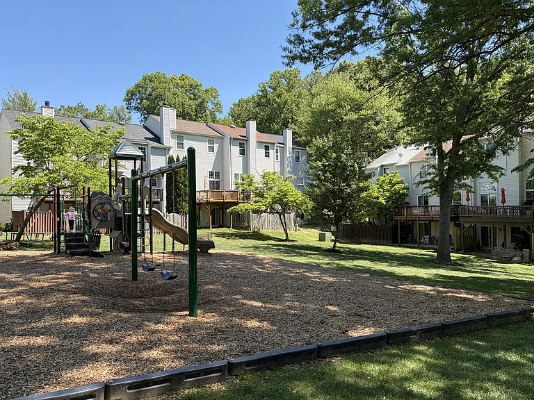 5850 Wye Oak Commons Ct — Photo 40