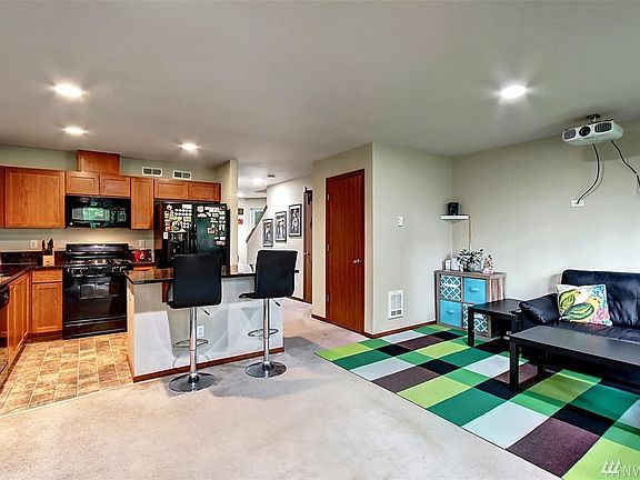 5th image of 8281 42nd Pl NE