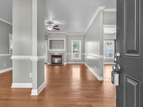 3rd image of 164 Backfield Pl
