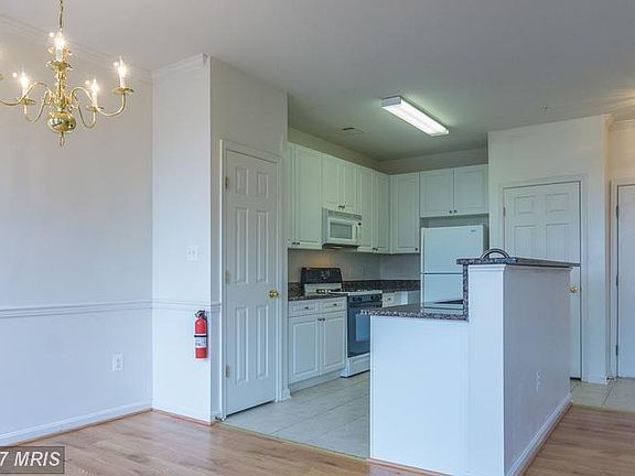 5th image of 2653 Park Tower Dr APT 302