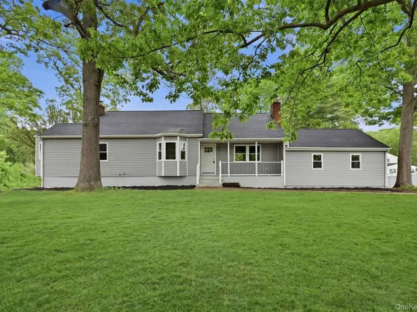 101 Rustic Rd, Centereach, NY 11720