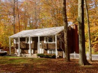 52 Walnut Ln, Northford, CT 06472