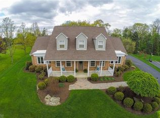 5169 Foxcroft Dr, Schnecksville, PA