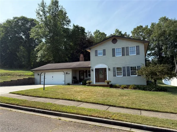 1750 Rolland Ave NE, New Philadelphia, OH 44663