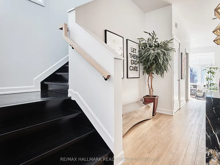 144 Florence St — Photo 17