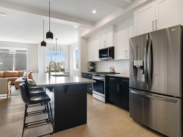 4 N Mill Rd, Cochrane, AB T4C 3B9