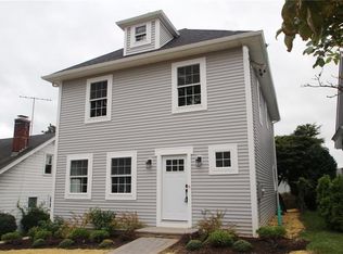 8 Clinton St, Valhalla, NY 10595